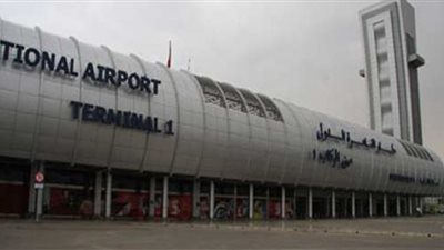 رجال الدين والسياسة يتوافدون لتشيع البابا شنودة