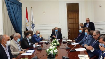 محافظ القاهرة يتابع إجراءات تطبيق تراخيص البناء الجديدة