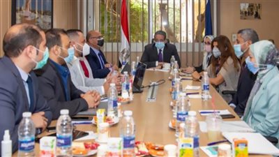 العنانى يناقش آخر مستجدات البوابة الإلكترونية لوزارة السياحة