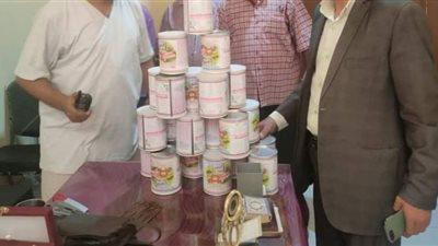 ضبط ألبان أطفال مدعمة في السوق السوداء بمركز الفشن ببني سويف