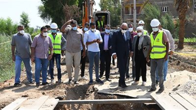 محافظ قنا يتفقد مشروع الصرف الصحي بقوص ضمن مشروعات حياة كريمة