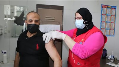 استمرار تلقى موظفي محافظة القاهرة للقاح كورونا