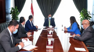 رئيس الوزراء يتابع جهود تدريب الموظفين المرشحين للانتقال للعاصمة الإدارية الجديدة