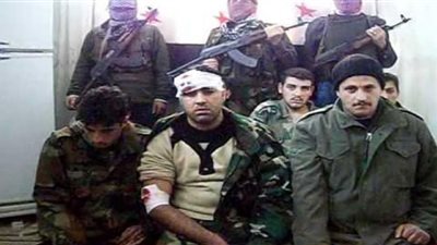 الجيش السورى الحر يأسر 17 جنديًا من قوات الأسد