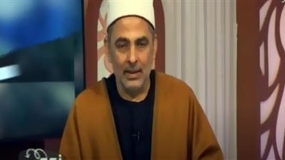 داعية إسلامي يوضح حكم منع الزوجة من زيارة أهلها