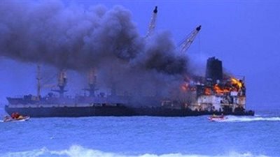 مصرع وإصابة 12 فى انفجار سفينة بترسانة السويس