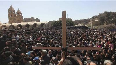 الأنبا آنجيلوس:شعرت بإخلاص المصريين في جنازة البابا