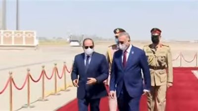 بث مباشر.. وصول السيسي إلى العراق للمشاركة في مؤتمر 