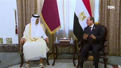 (فيديو) السيسي يلتقي بأمير قطر ورئيس الوزراء الكويتي في العاصمة العراقية بغداد
