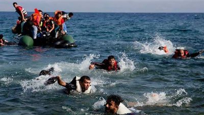 فيديو يوثق اللحظات الأخيرة لحياة 11 مصريًا قبل غرقهم قرب سواحل ليبيا