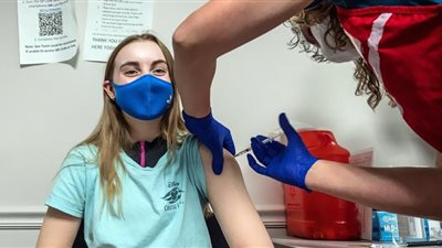 لأصحاب الأمراض المزمنة| اكتشاف حقنة جديدة تحمي من كورونا لمدة عام