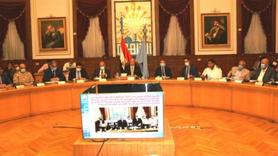 عبدالعال : المحافظة كان لها السبق في تنفيذ قرار ترقيات الموظفين