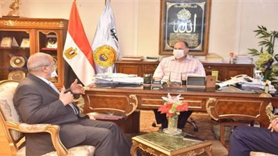 محافظ أسيوط يلتقي رئيس جامعة سفنكس الخاصة