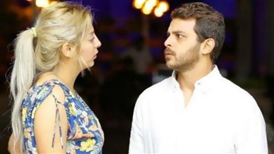 ده مش شغل رجالة| الجمهور يهاجم محمد رشاد بعد وقف طليقته مي حلمي (فيديو)