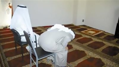 صلاة المريض بالنسيان على كرسي أو مقعد