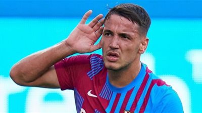 راي ماناج مهاجم برشلونة يقترب من سبيزيا الإيطالي