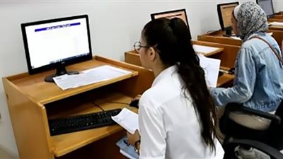 كيفية إجراء معادلة لشهادة الثانوية العامة للمصريين في الخارج| نبيلة مكرم تجيب