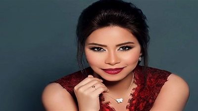 فيديو.. شيرين تصل إلى جدة بالزي السعودي