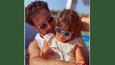 أحمد زاهر يحتفل بعيد ميلاد ابنته نور .. صور