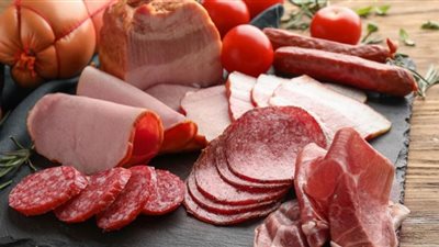 منها التسمم| خبراء الصحة يحذرون من مخاطر كارثية لأكل اللانشون واللحوم المصنعة