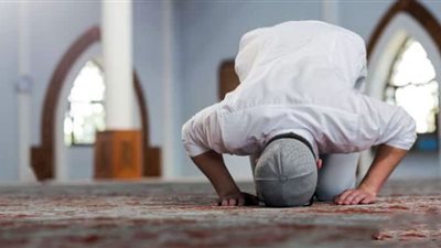 هل المصلى إذا عطس يجوز له أن يقول الحمد لله