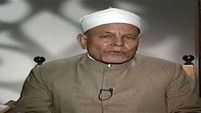 هل جلسة الاستراحة للخطيب في يوم الجمعة من السنة