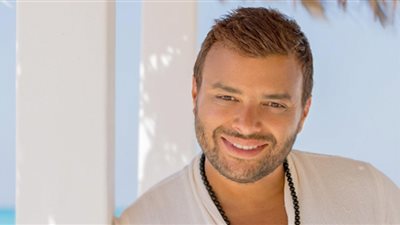 فيديو..رامي صبري يجتاز الـ2 مليون و600 ألف مشاهدة بأغنية 