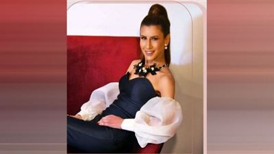 بإطلالة شبابية.. أمينة شلباية تستقبل شهر سبتمبر (صور)