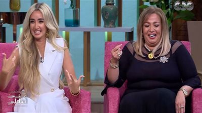 متبقيش يا ماما زي بكيزة الدرملي| شاهد: وصلة هزار بين هنا الزاهد ووالدتها على الهواء