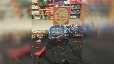 فيديو .. الأوكازيون الصيفى يغيب عن الغردقة ومستلزمات المدارس للفرجة فقط