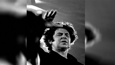 امجد مصطفى يكتب الذين عادوا للجذور خلدهم التاريخ