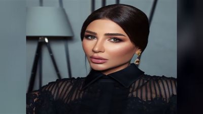 مهيرة عبدالعزيز تعتمد ذوق الأميرات في مهرجان فينيسيا (تفاصيل وصور)