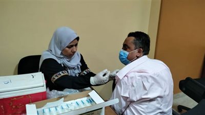 صور.. صيادلة الفيوم تواصل تطعيم الأعضاء وأسرهم بلقاح كورونا