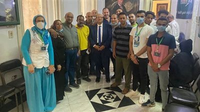 وفد الدقهلية يبدأ استقبال المواطنين لتلقي لقاح كورونا بالتعاون مع الصحة