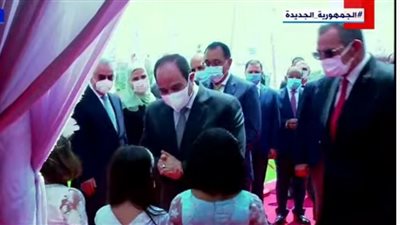 (شاهد) السيسي يتفقد عددًا من مبادرات الحماية الاجتماعية ضمن احتفالية أبواب الخير