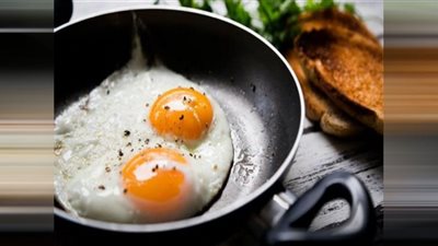 دراسة توضح تأثير تناول البيض على جسم الإنسان