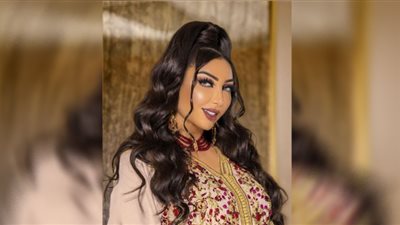 بفستان أحمر.. دنيا بطمة تخطف الأنظار على 