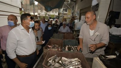 محافظ الدقهلية يتفقد سوق السمك بمدينالمنزلة