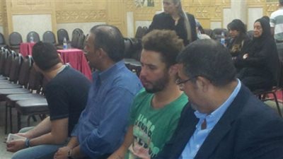 نجوم الفن في عزاء والدة سيمون