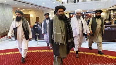 طالبان تسيطر على مروحيات عسكرية تركتها قوات بنجشير