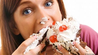 تجنبًا لأمراض خطيرة| خبيرة تغذية تكشف مقدار الحلويات المسموح تناولها يوميا