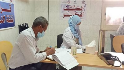 الكشف على 1036 مواطنا في قافلة طبية مجانية بقريتي أبو حزام وحمرا دوم