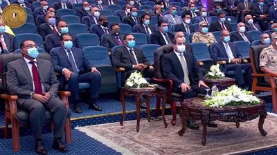 فيديو.. السيسي: الفلوس بتطلع من الدولة وتدخل جيوب المصريين