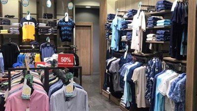 محلات الملابس فى الفيوم عروض وتخفيضات بدون زبائن