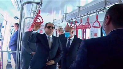 شاهد.. لقطات من داخل قطارات المونوريل