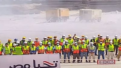 فيديو.. هكذا استقبل عمال ميناء الإسكندرية الرئيس االسيسي