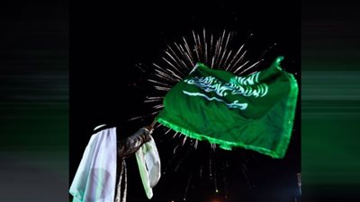 اليوم الوطني السعودي .. الطائرات والعلم يحلقان في سماء المملكة ننشر مظاهر الاحتفالات