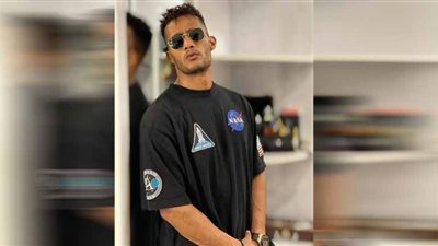 (شاهد) بسبب صورته الأخيرة| معجبة لـ محمد رمضان: مراتك ما بتغار عليك