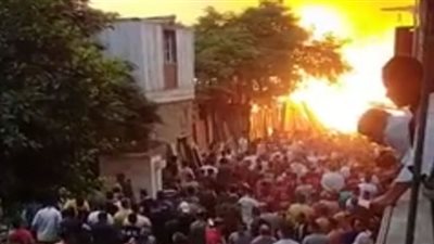 حريق الشرابية.. النيران تلتهم مسجدًا وعدد من مخازن الأخشاب