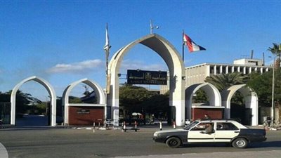 جامعة أسيوط : قيد 102 طالب دراسات عليا بمعهد بحوث ودراسات البيولوجيا